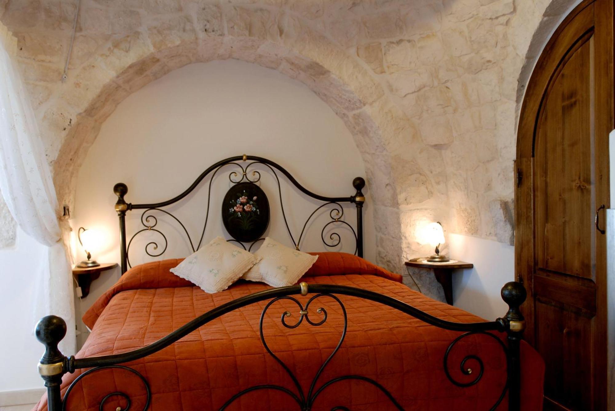 I Trulli Del Nonno Michele Guest House Alberobello Room photo